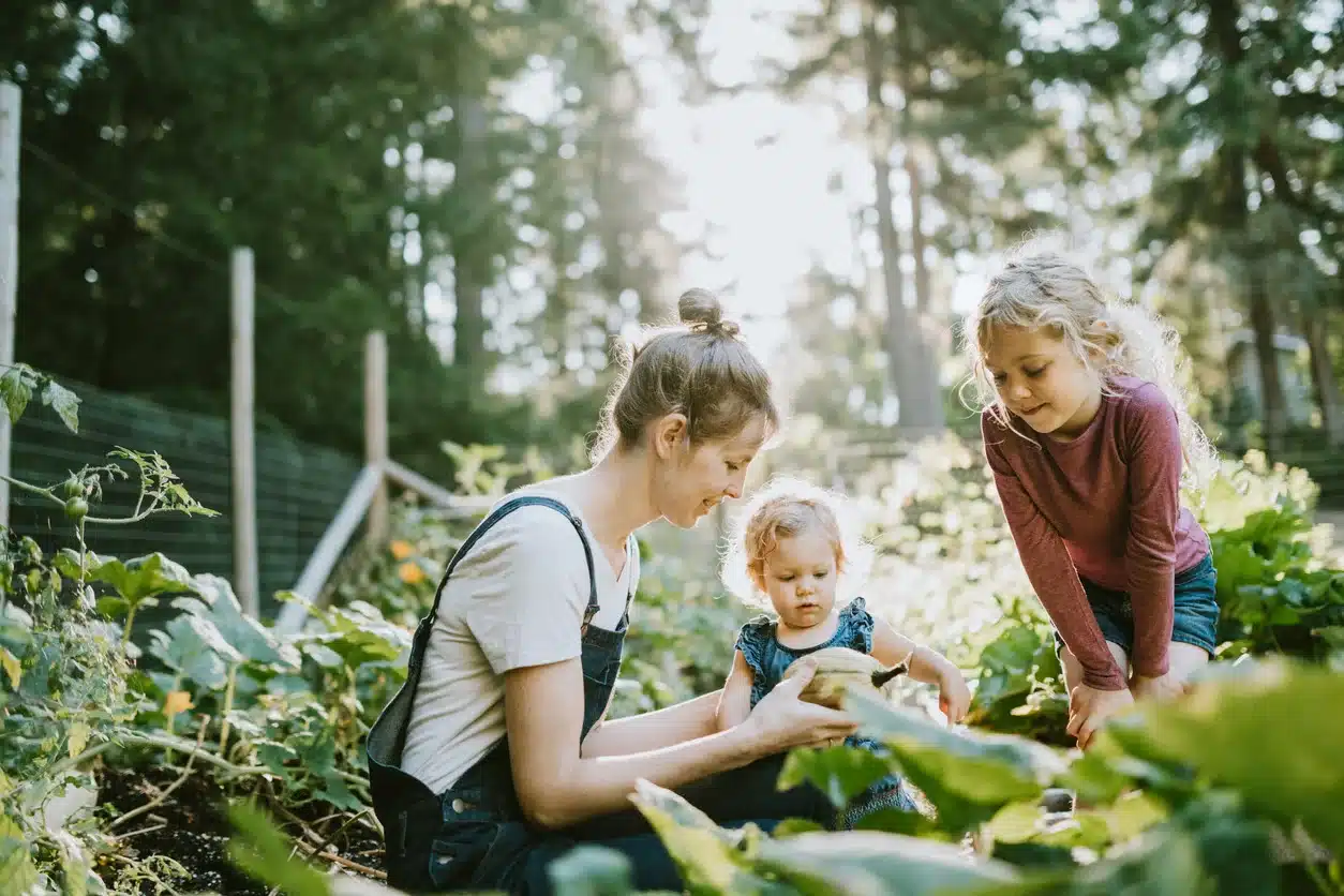 unique gifts for families who garden